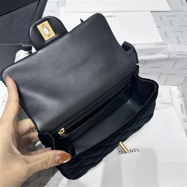 2026127215433928 750